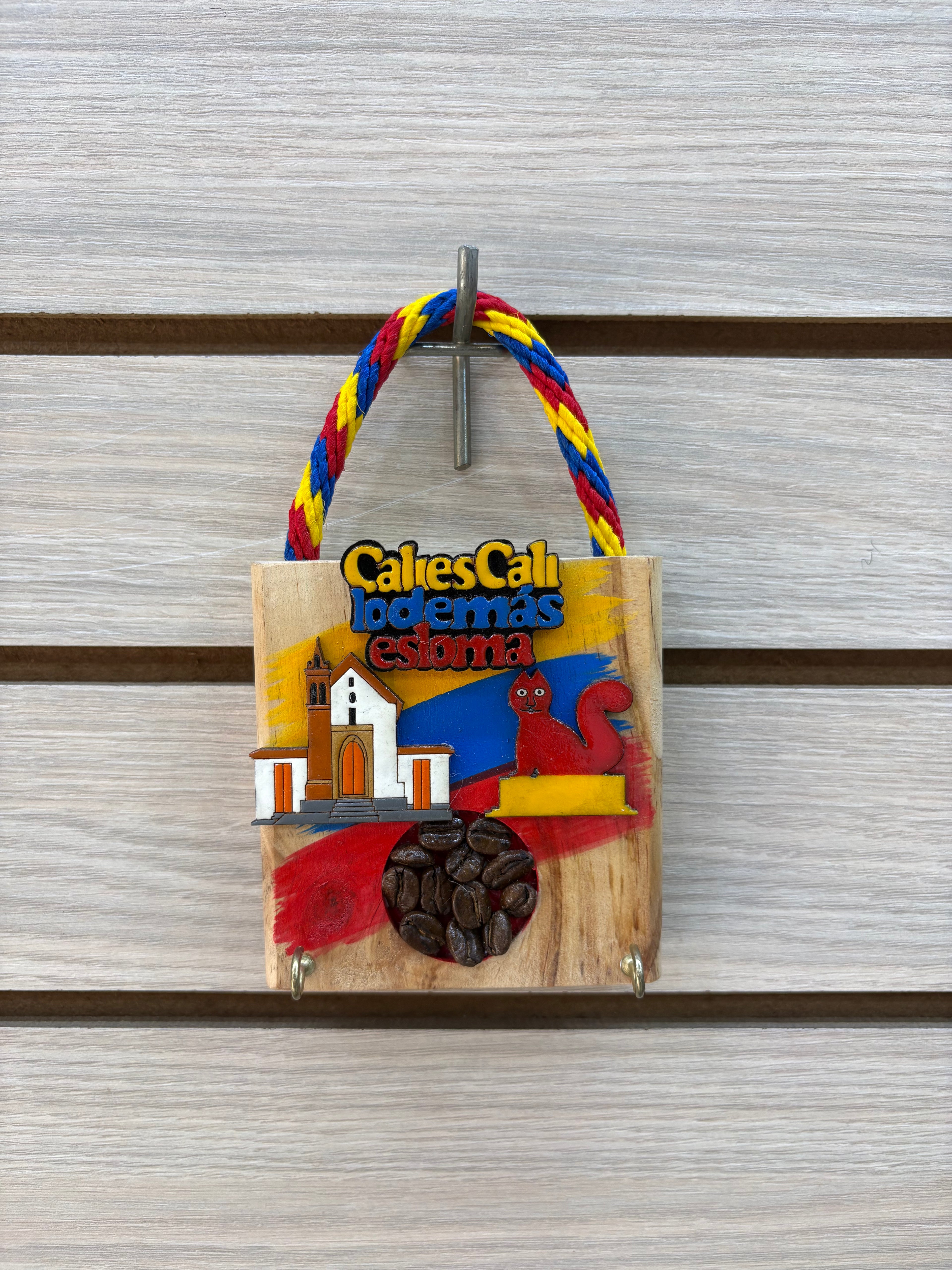 Portallaves Artesanal en Madera Clara - modelo 2