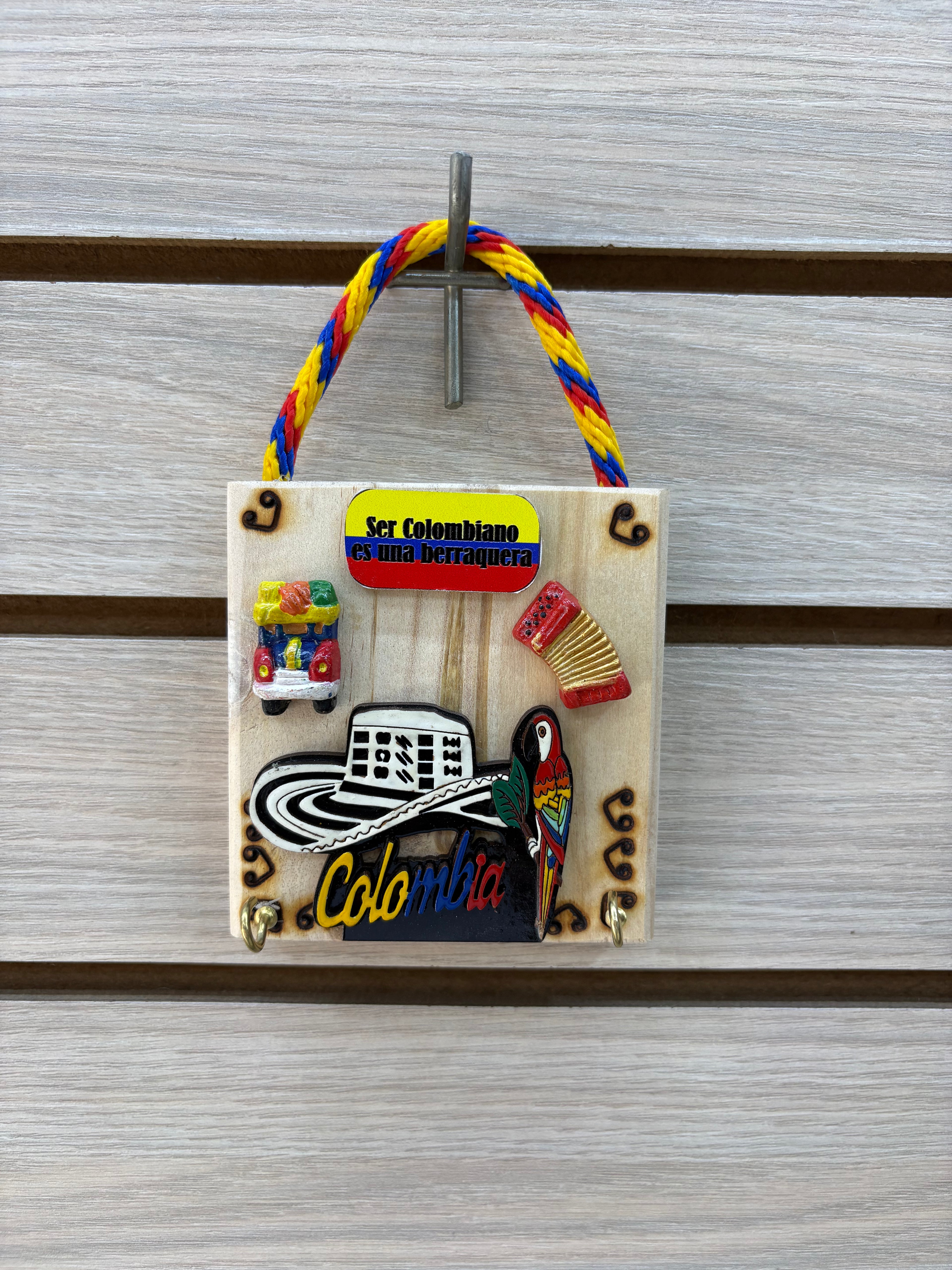 Portallaves Artesanal en Madera Clara - modelo 5