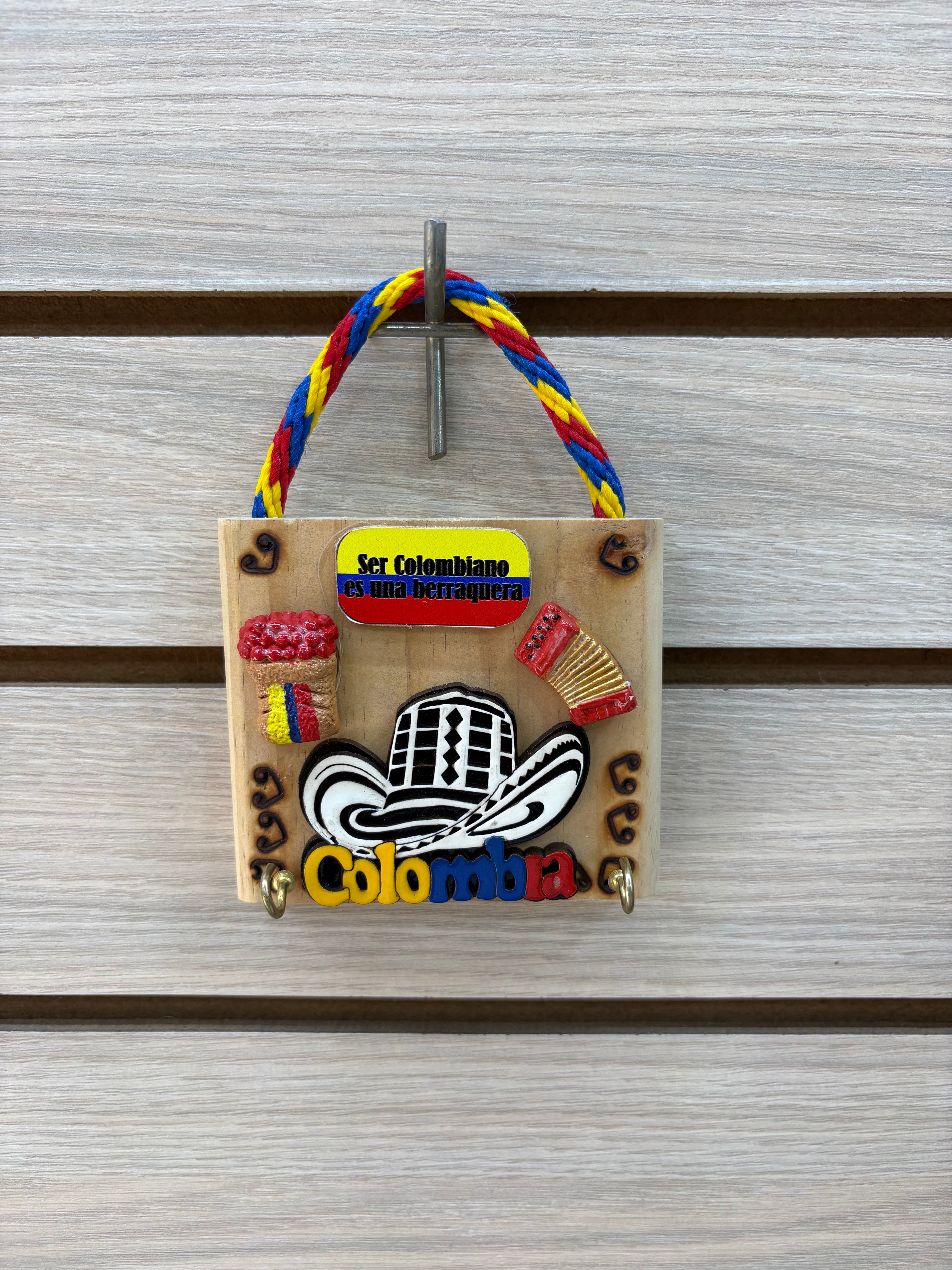 Portallaves Artesanal en Madera Clara - modelo 8