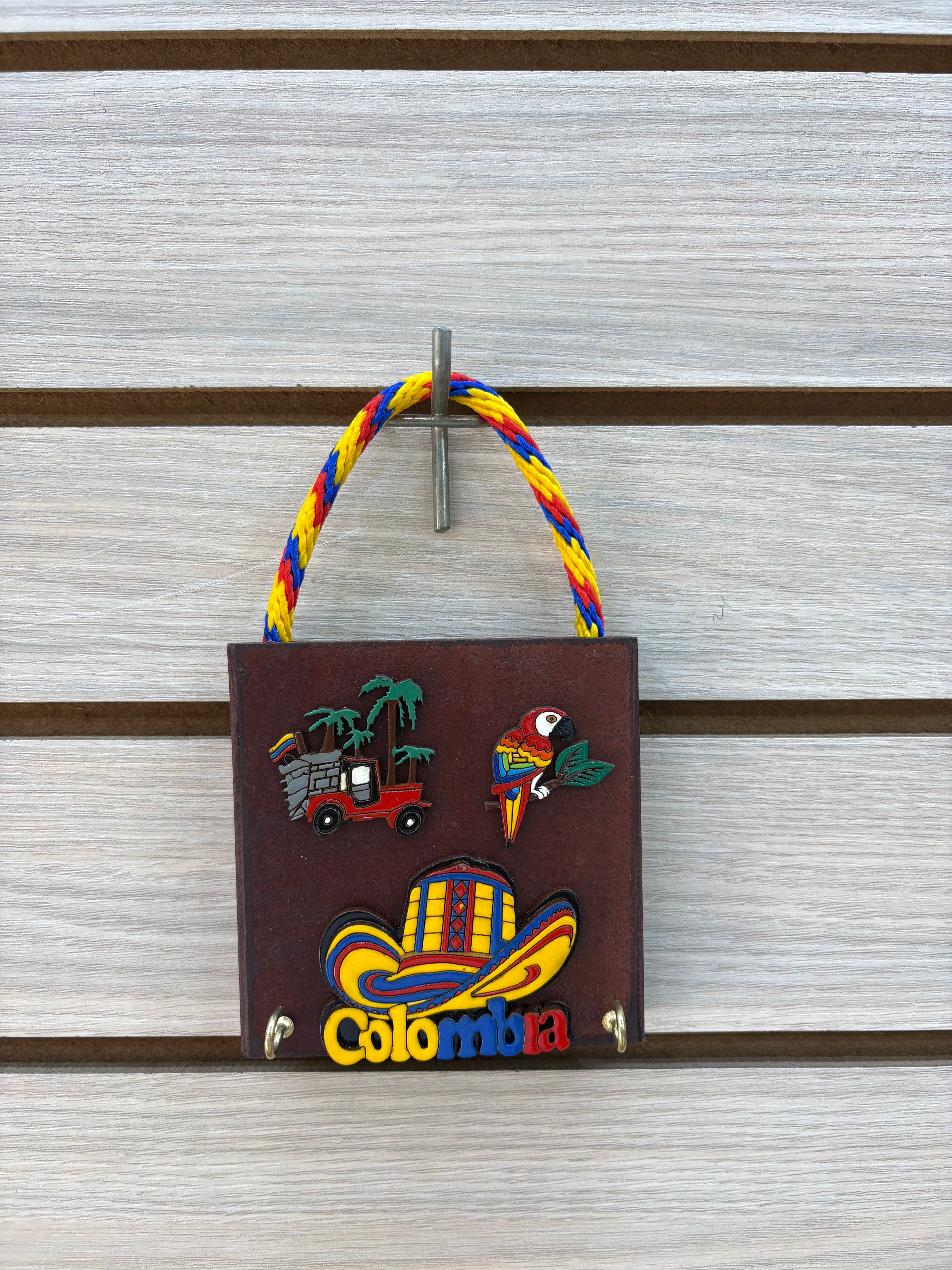 Portallaves Artesanal en Madera Oscura - modelo 3