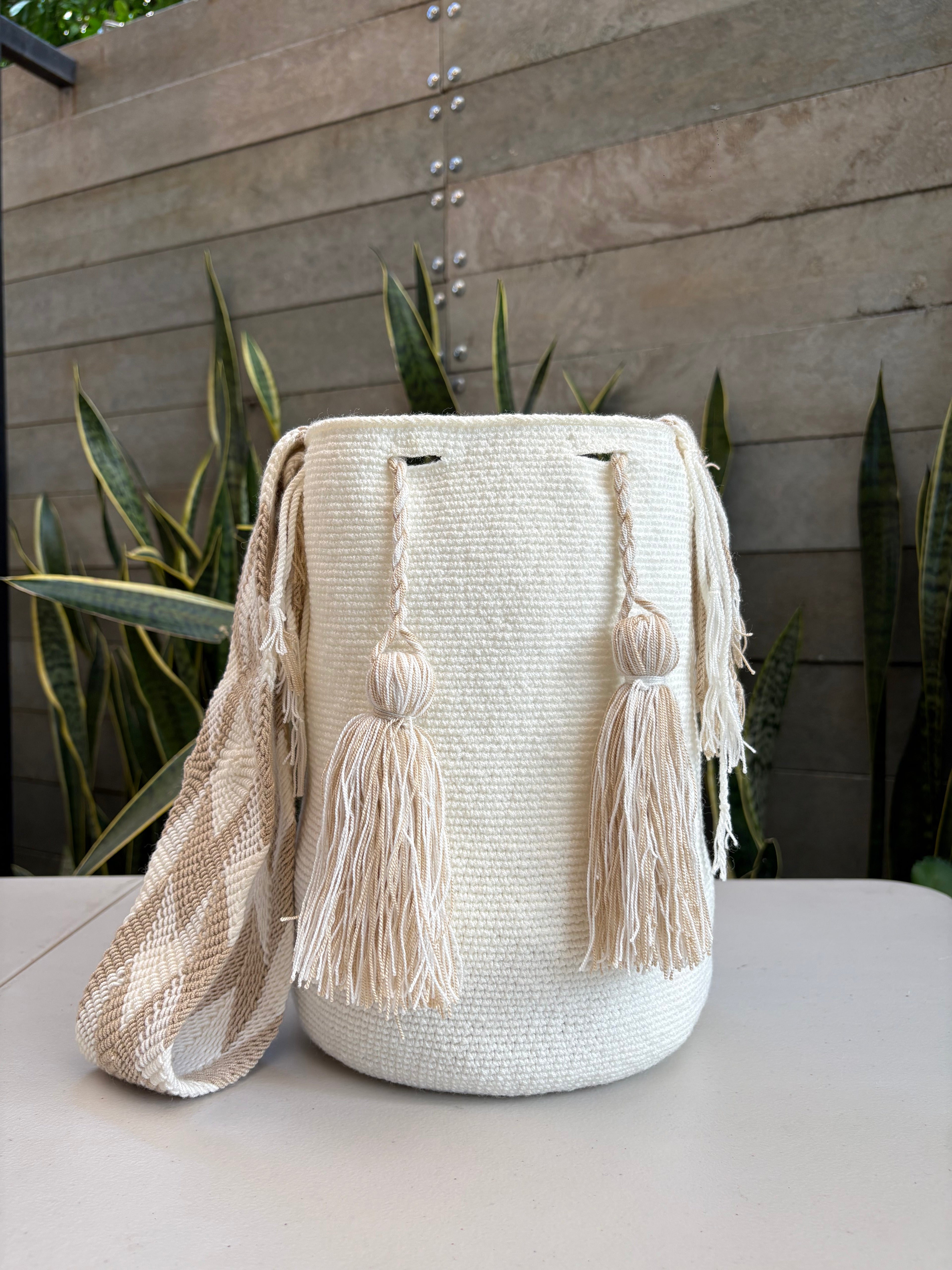 MOCHILA WAYUU UNICOLOR EXCLUSIVO