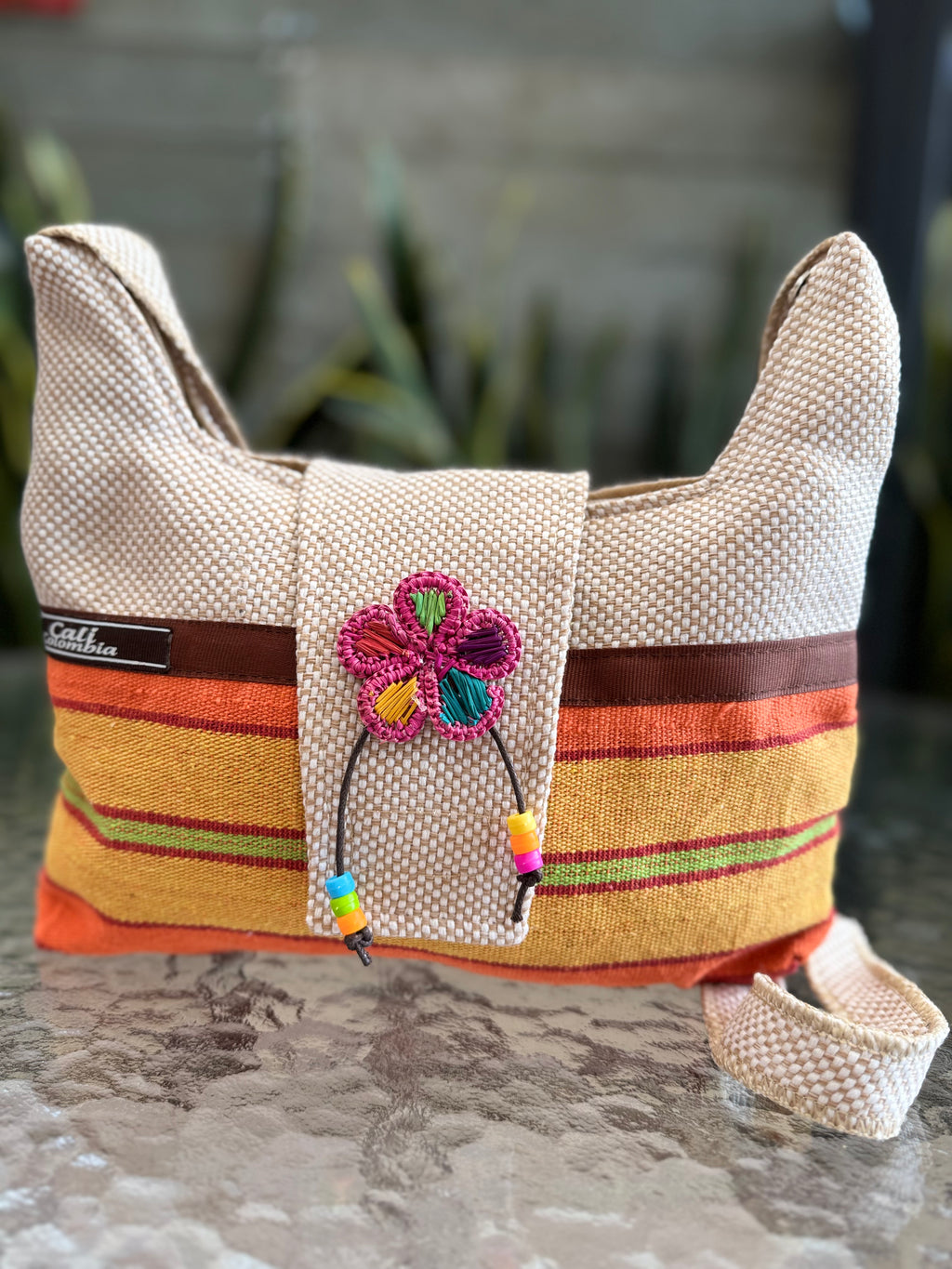 BOLSO MEDIANO CON CIERRE