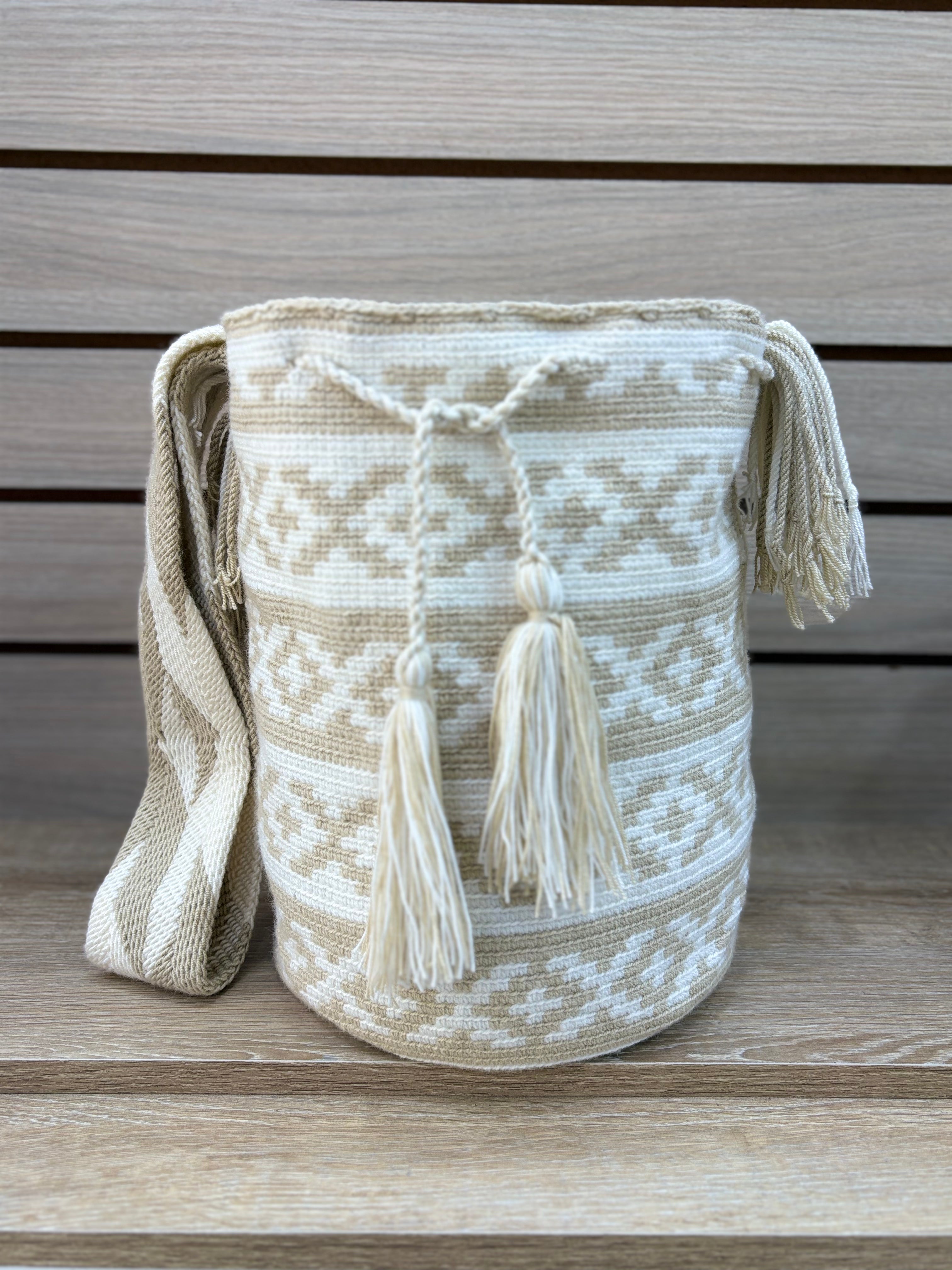 Mochila Wayuu Grande Patrones Tonos Tierra - diseno 4