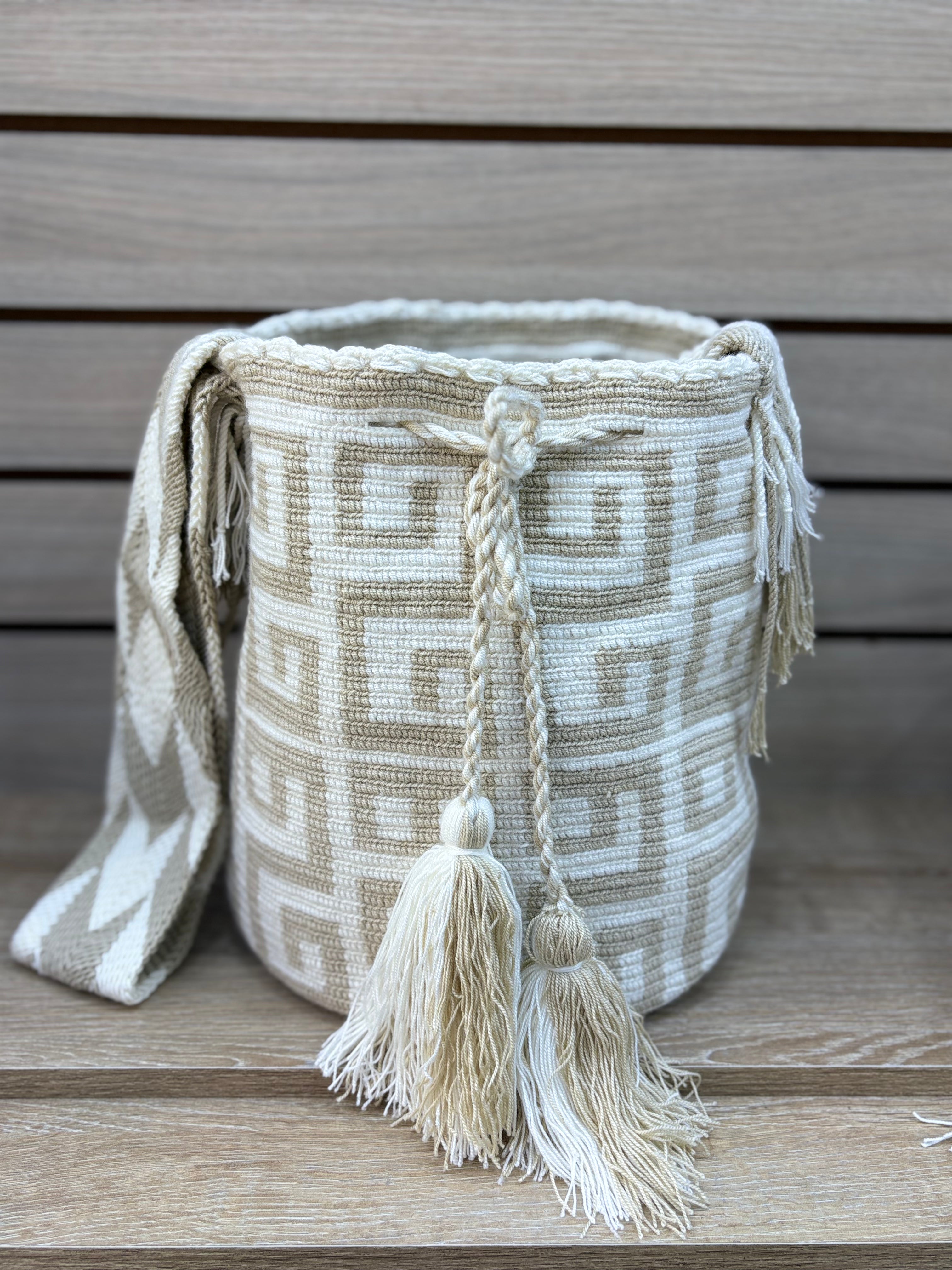 Mochila Wayuu Grande Patrones Tonos Tierra - diseno 6