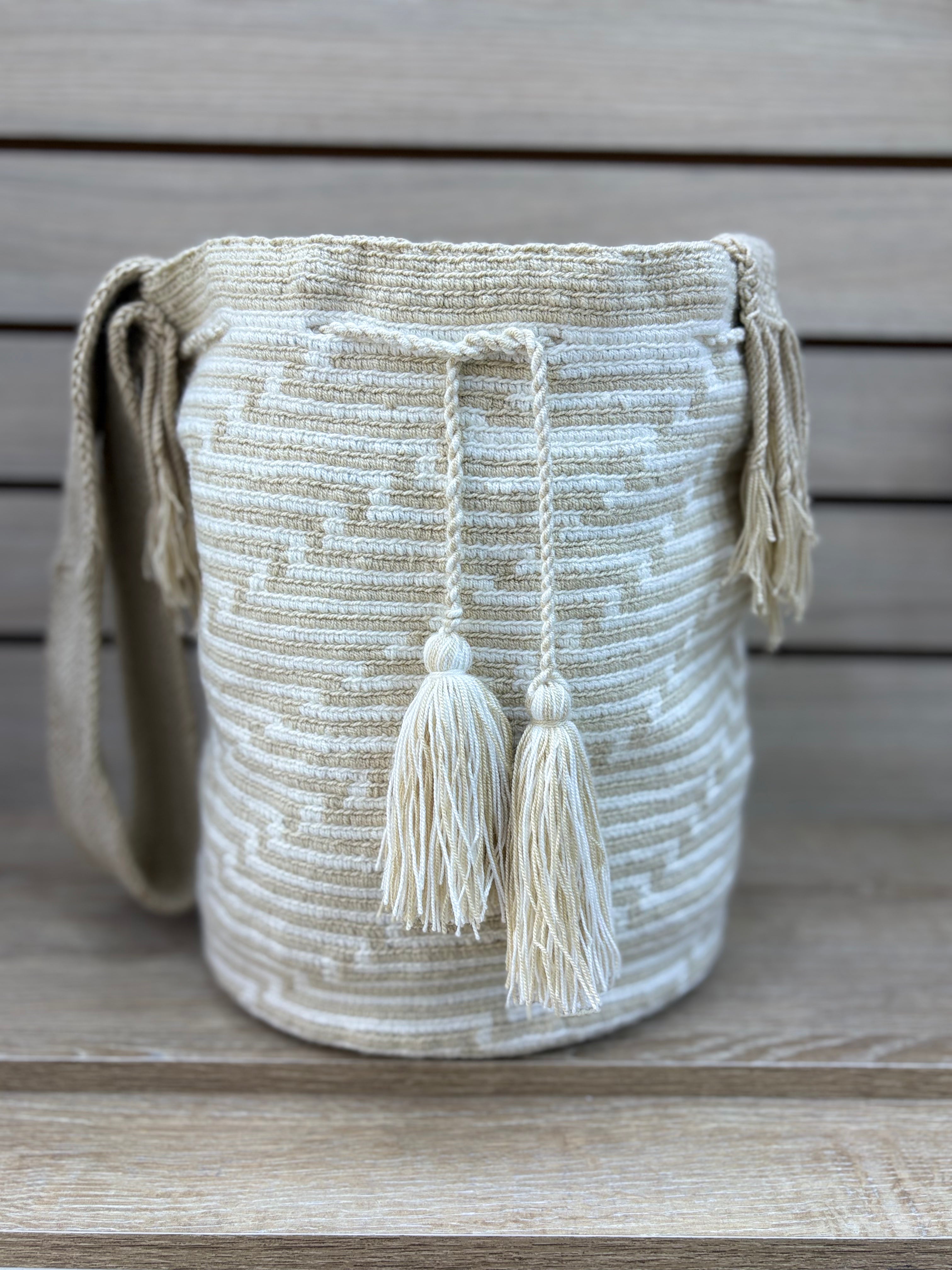 Mochila Wayuu Grande Patrones Tonos Tierra - diseno 9