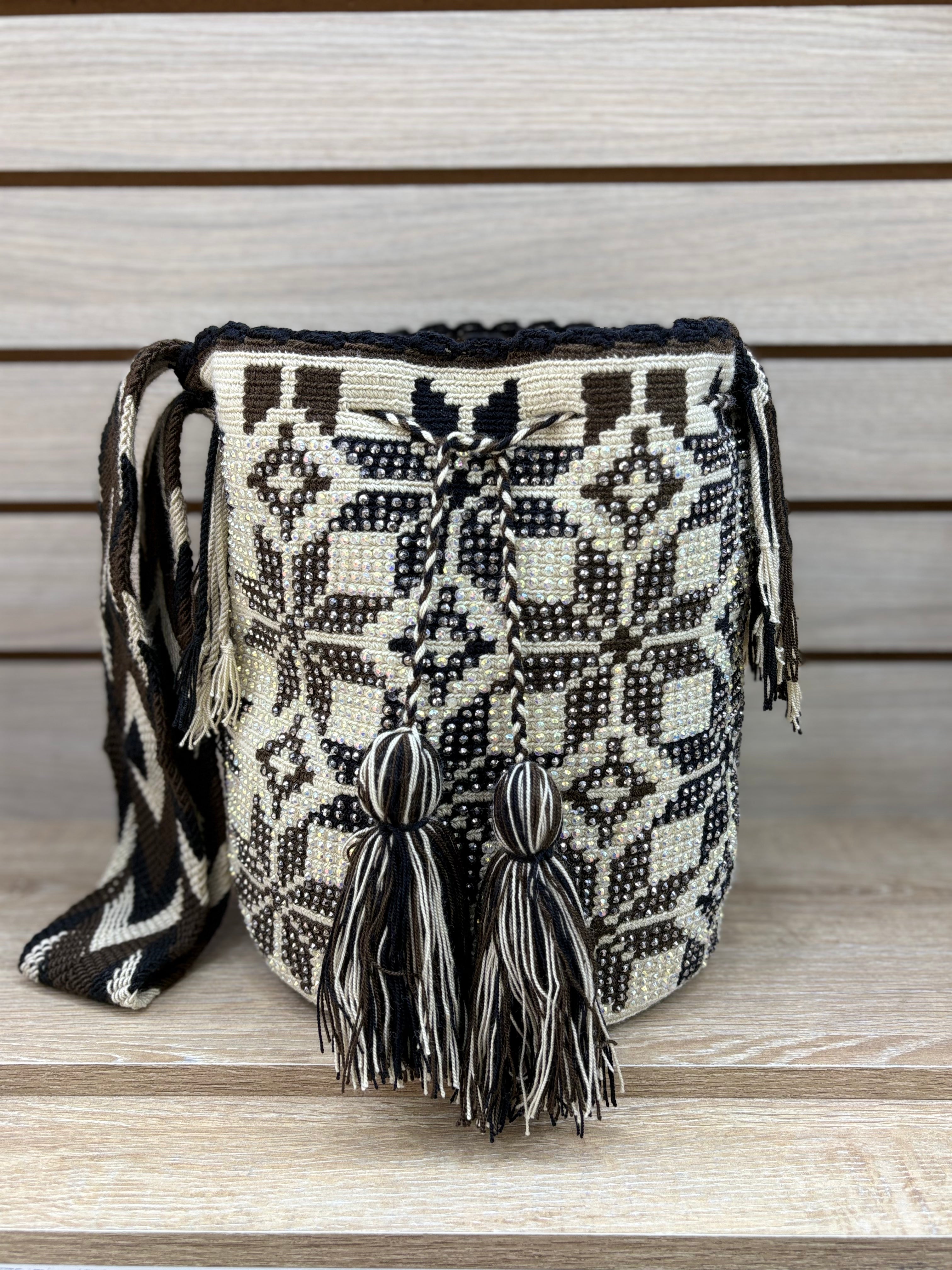Mochila Wayuu Grande con Pedreria - diseno 6