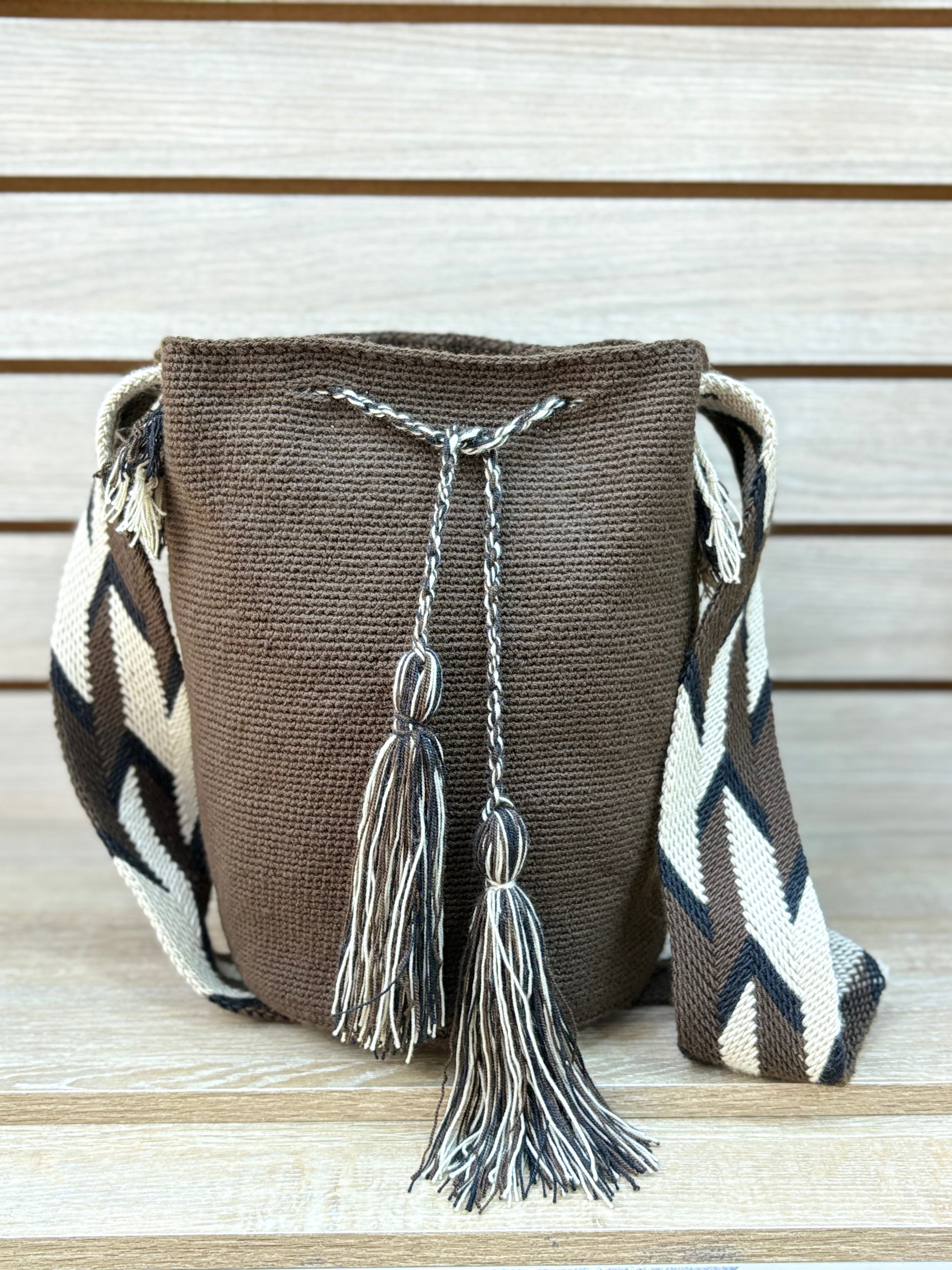 Mochila Wayuu Grande Unicolor - diseno 1