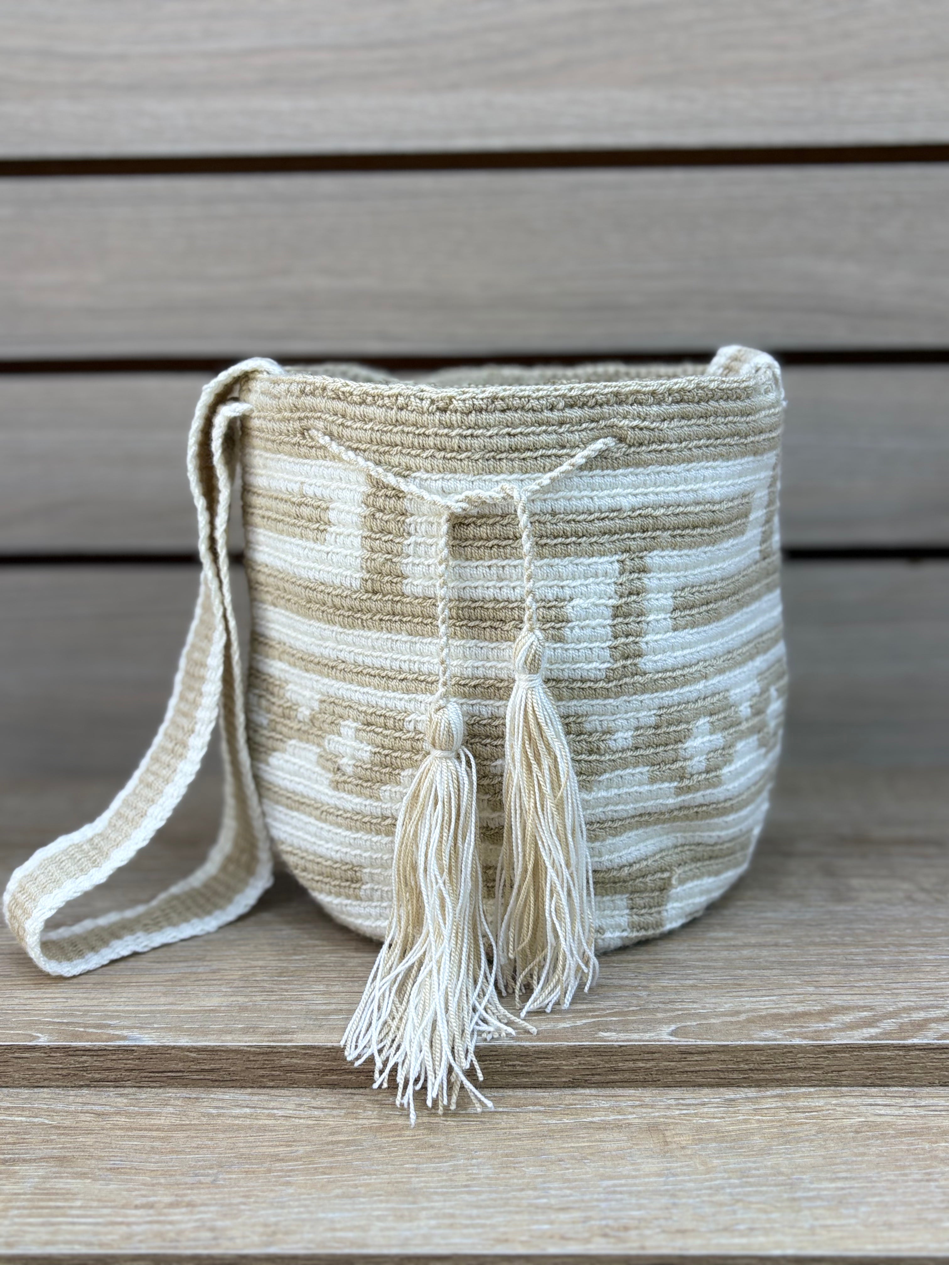 Mochila Wayuu Mediana Patrones Tonos Tierra - diseno 13