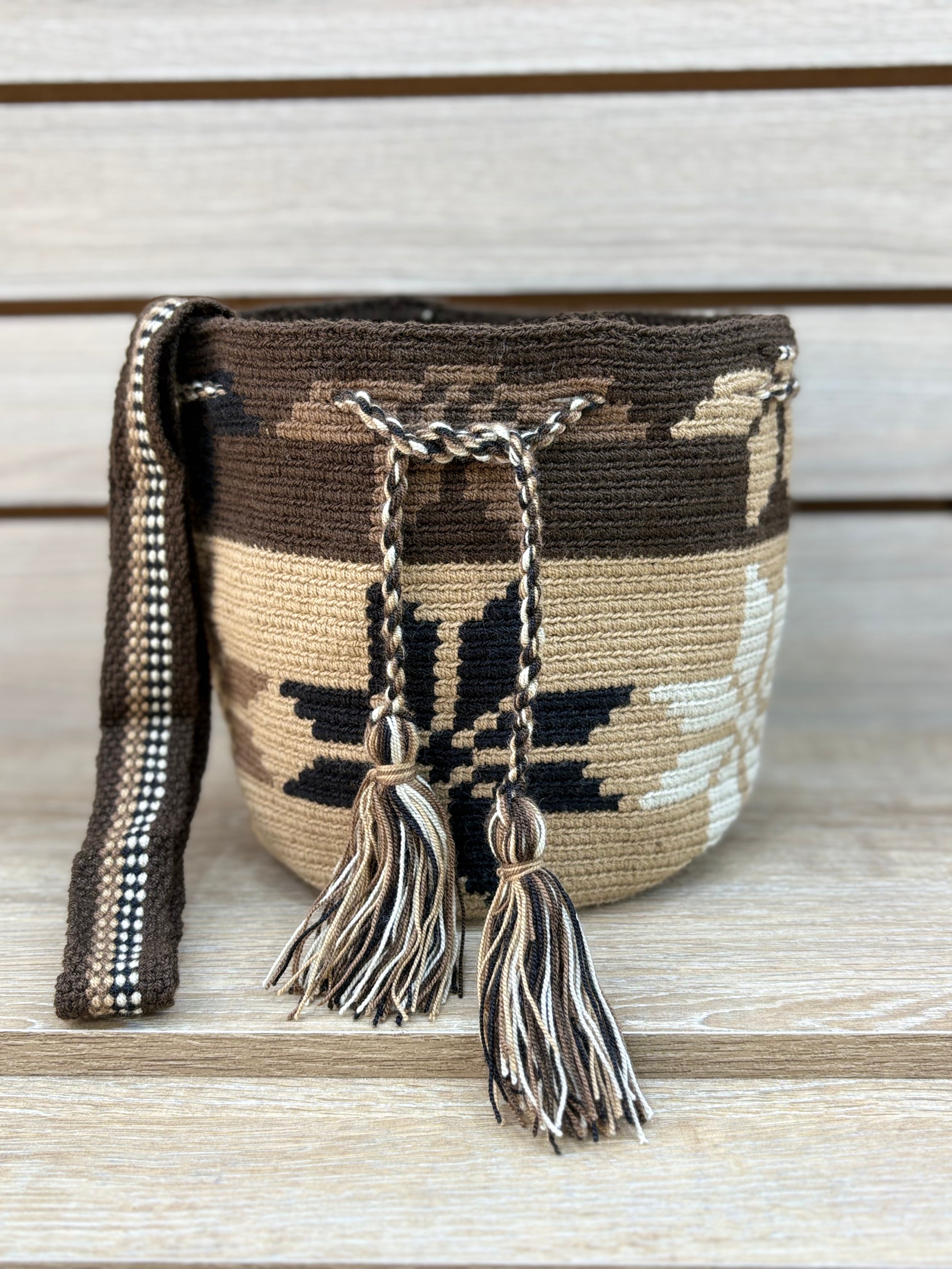 Mochila Wayuu Mediana Patrones Tonos Tierra - diseno 8