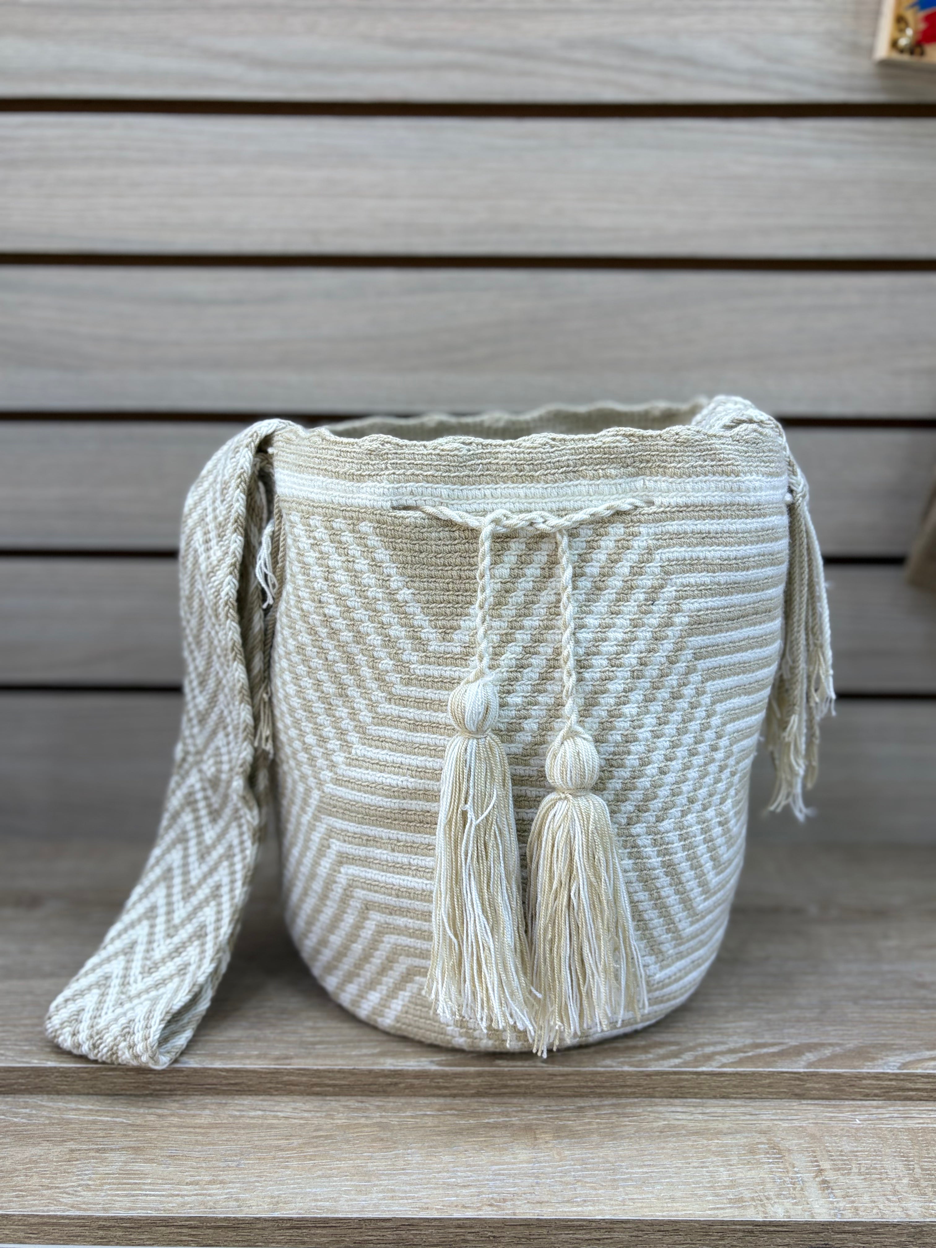 Mochila Wayuu Mediana Unicolor - diseno 6